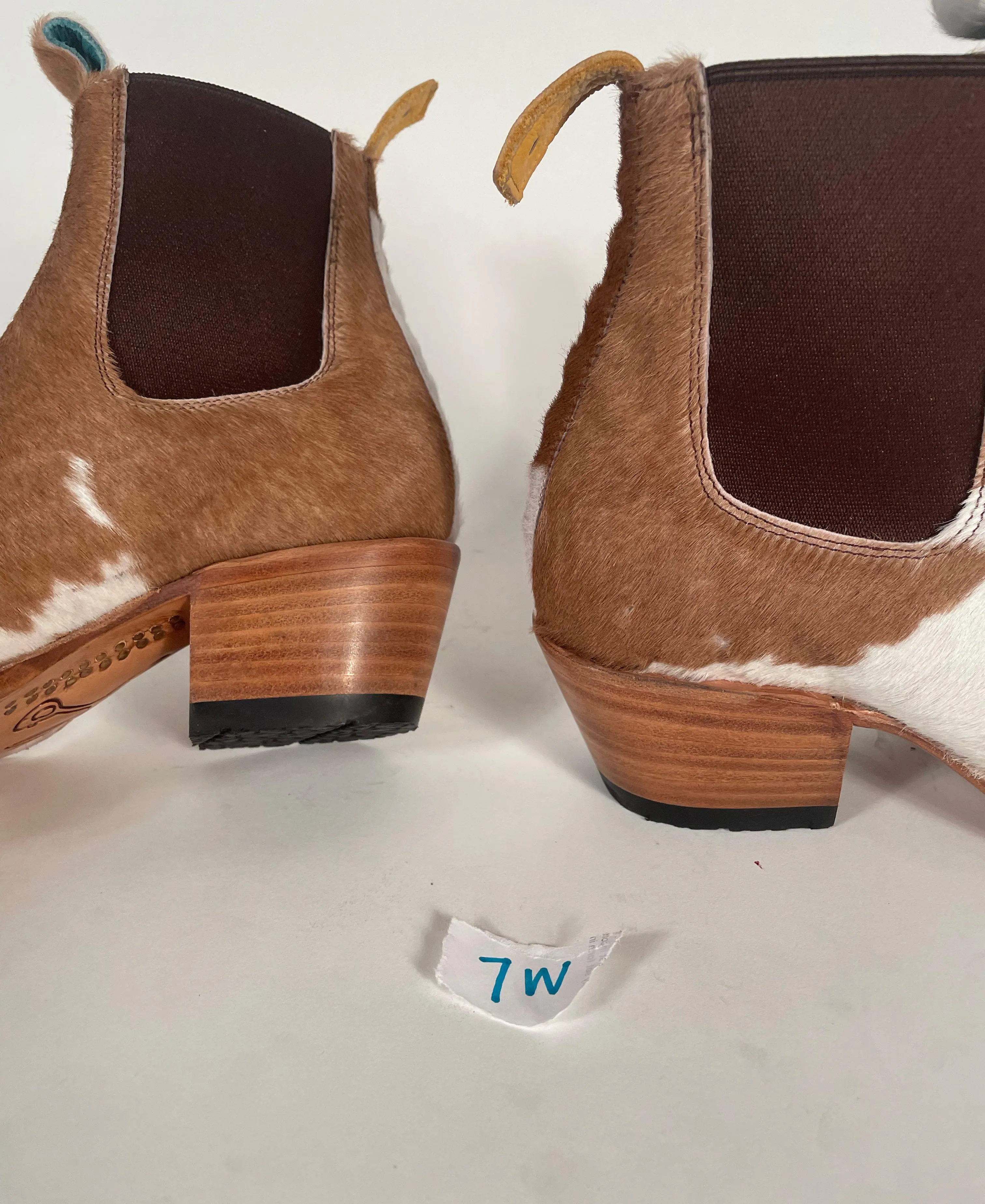 No.1001 freeway chelsea brown/white fur sz 7w