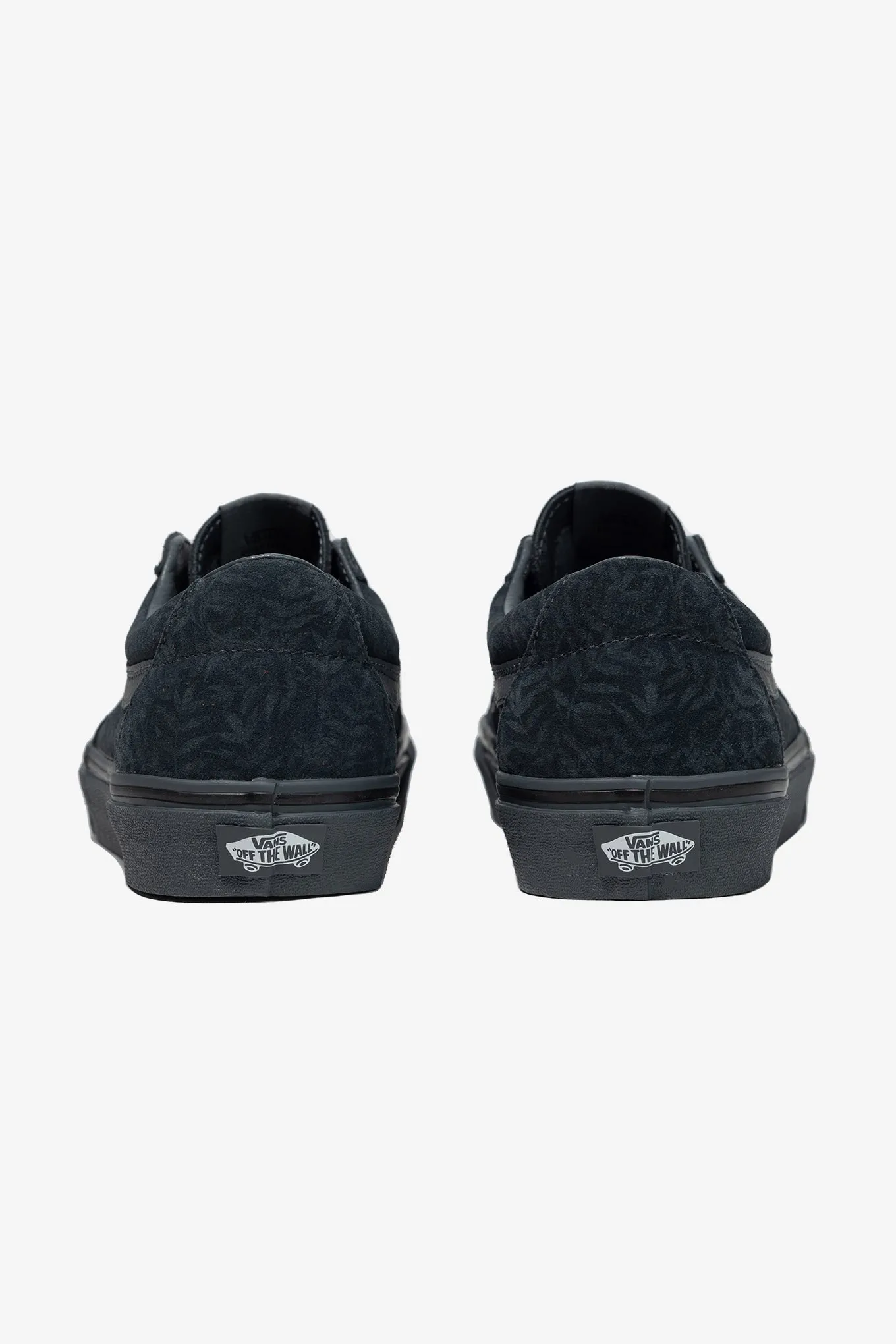 X WHITE MOUNTAINEERING SK8-LOW