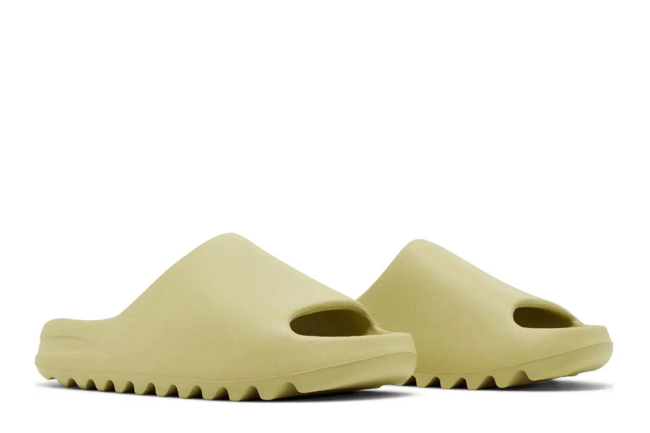 Yeezy Slides 'Resin' 2022