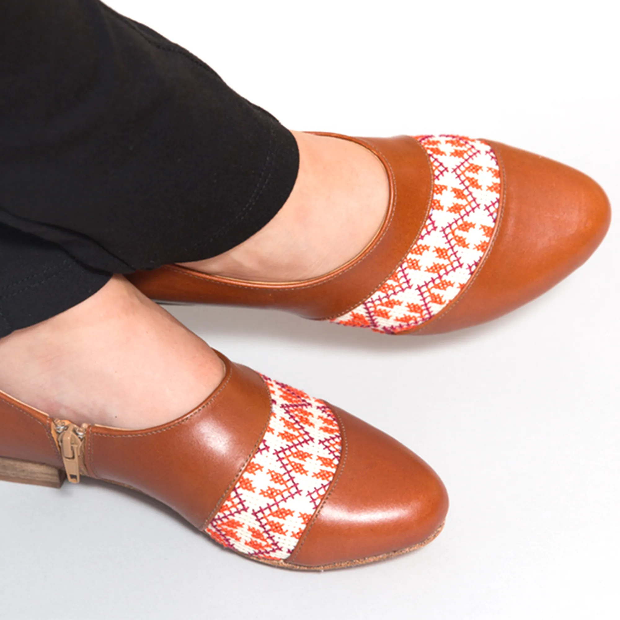 Zaina Oxford - Camel and Orange